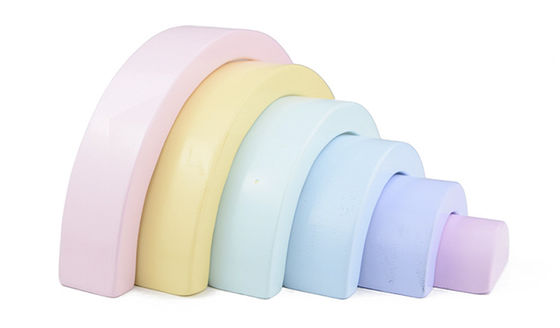 Siete apilador de madera Toy Jengle Arched del arco iris del color 13.5cm