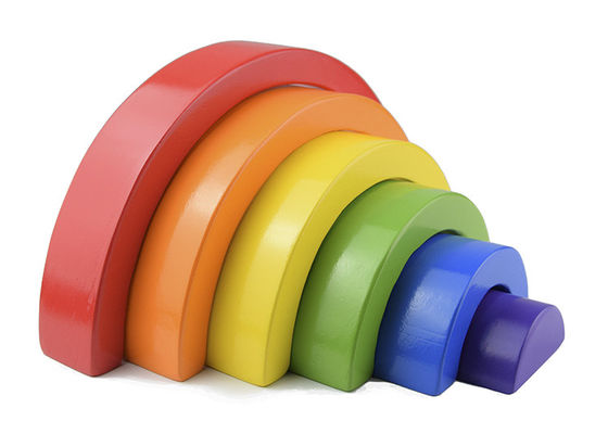 Siete apilador de madera Toy Jengle Arched del arco iris del color 13.5cm