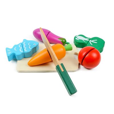 La verdura de madera coloreada de la simulación ISO9001 juega la fruta de madera del juego