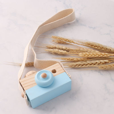 Colgante de madera de la cámara del collar de Montessori de la haya para el bebé
