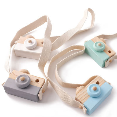 Colgante de madera de la cámara del collar de Montessori de la haya para el bebé