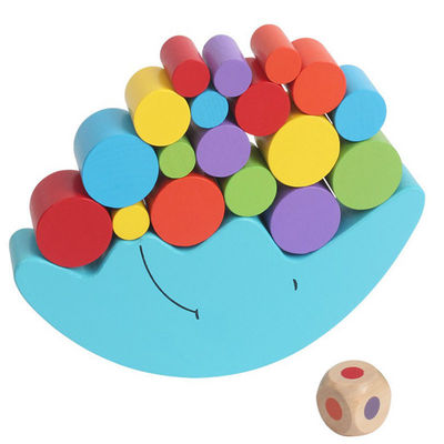 Juego de madera de la balanza de la luna de Montessori para el aprendizaje temprano