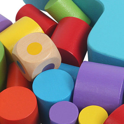 Juego de madera de la balanza de la luna de Montessori para el aprendizaje temprano