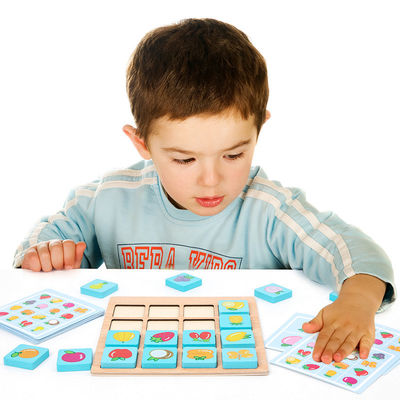 Juego de mesa de madera del rompecabezas de Montessori de los niños del ODM