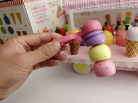 Máquina de madera del cono de helado de la simulación de los niños