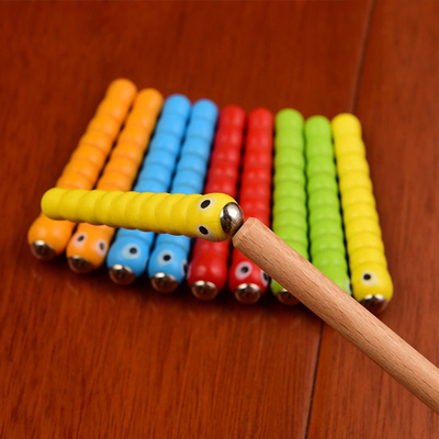 Juguetes educativos de cogida de Montessori de los accesorios de madera de los juguetes de los gusanos 1 del juego 5 del insecto de madera