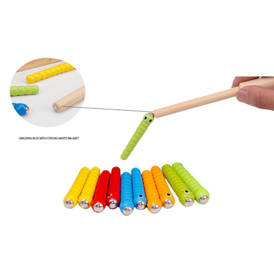 Juguetes educativos de cogida de Montessori de los accesorios de madera de los juguetes de los gusanos 1 del juego 5 del insecto de madera