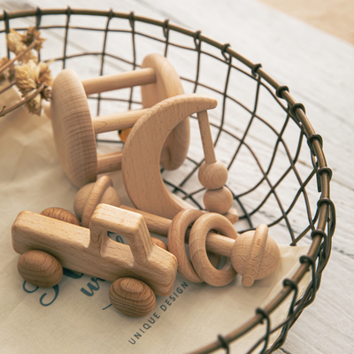 4 PC/bebés del sistema juegan el regalo recién nacido musical de Teether del traqueteo de madera natural