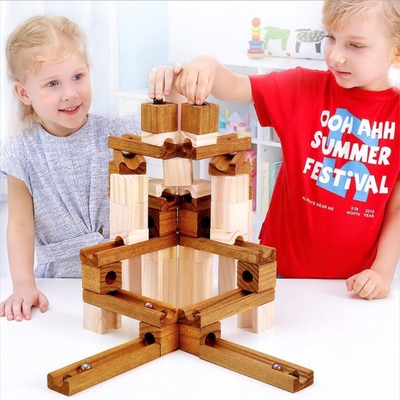 regalo educativo de los niños de los juguetes de pista 60pcs de la asamblea de las unidades de creación de la bola de los niños de mármol de madera del rompecabezas