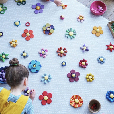 El bebé que el constructor de madera fijó el arco iris de madera nórdico bloquea al bebé educativo G del niño de los niños de los juguetes de Montessori de las piezas flojas
