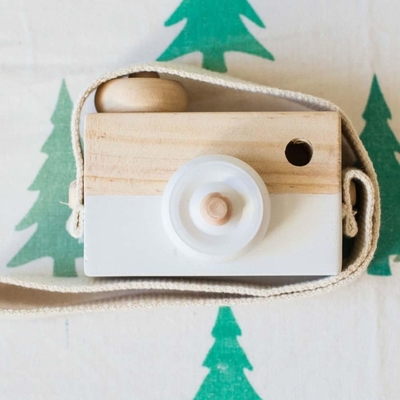 Hagamos 1Pc al bebé de madera que los juguetes forman los juguetes de Montessori de los colgantes de madera de la cámara para regalo de madera del oficio de enfermera de Diy de los niños el actual