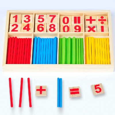 La figura bloquea la cuenta del regalo educativo de los niños de Montessori de los juguetes de madera