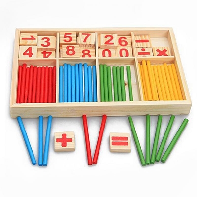 La figura bloquea la cuenta del regalo educativo de los niños de Montessori de los juguetes de madera