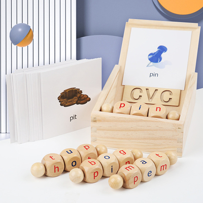 La lectura de madera de Montessori bloquea el aprendizaje de giro giratorio del alfabeto de la letra