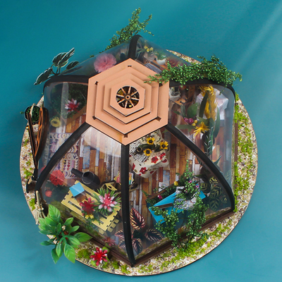 Casa de muñecas miniatura de madera de DIY con la batería de la luz de la herramienta que cultiva un huerto LED de los muebles