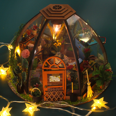 Casa de muñecas miniatura de madera de DIY con la batería de la luz de la herramienta que cultiva un huerto LED de los muebles