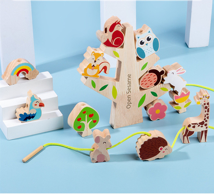 Equilibrio animal de madera que apila el árbol natural Toy For Preschool del juego