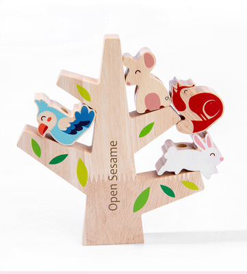Equilibrio animal de madera que apila el árbol natural Toy For Preschool del juego