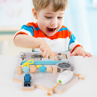 La formación de capacidades ocupada de madera plegable de la vida del tablero de Montessori desbloquea