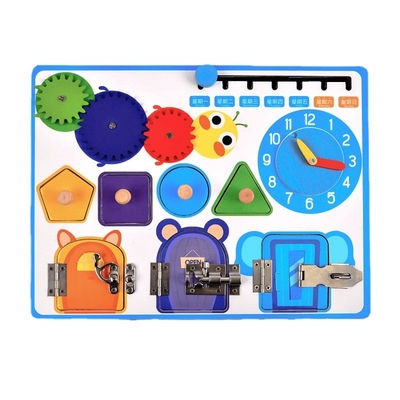 Reloj de madera del calendario de Montessori que desbloquea al tablero para las muchachas de los muchachos
