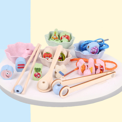Los juguetes de madera de Montessori dan el juego de la matemáticas de Brain Training Clip Beads Puzzle