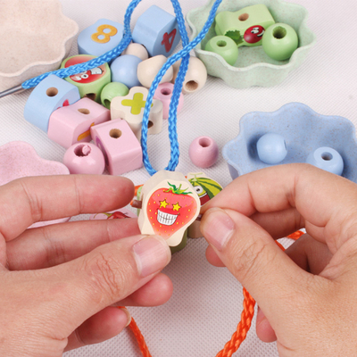 Los juguetes de madera de Montessori dan el juego de la matemáticas de Brain Training Clip Beads Puzzle