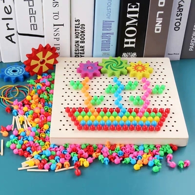 Combinación de los clavos de las setas para llevar a cabo el actual buen rompecabezas del tablero