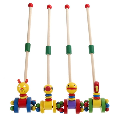 Madera de madera del coche de carretilla de los animales de la historieta de los niños que empuja a Toy Random Color