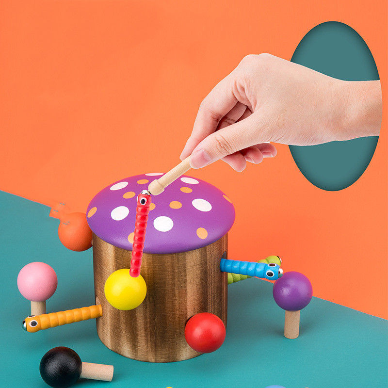 Captura de madera el juego del gusano para el entrenamiento de la coordinación del ojo de la mano de los niños