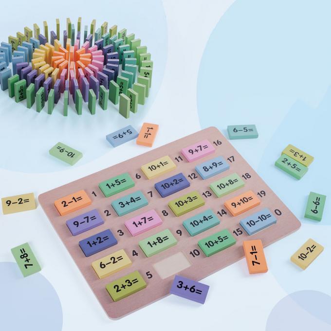 Los juguetes educativos de la matemáticas de las matemáticas numeran las unidades de creación de los dominós divertidas
